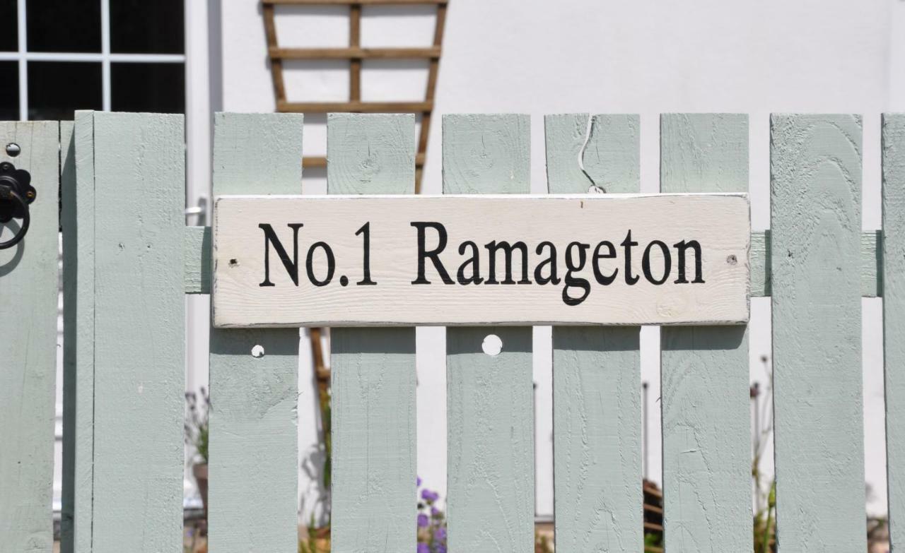 Vila No 1 Ramageton At Carnell Estates Hurlford Exteriér fotografie